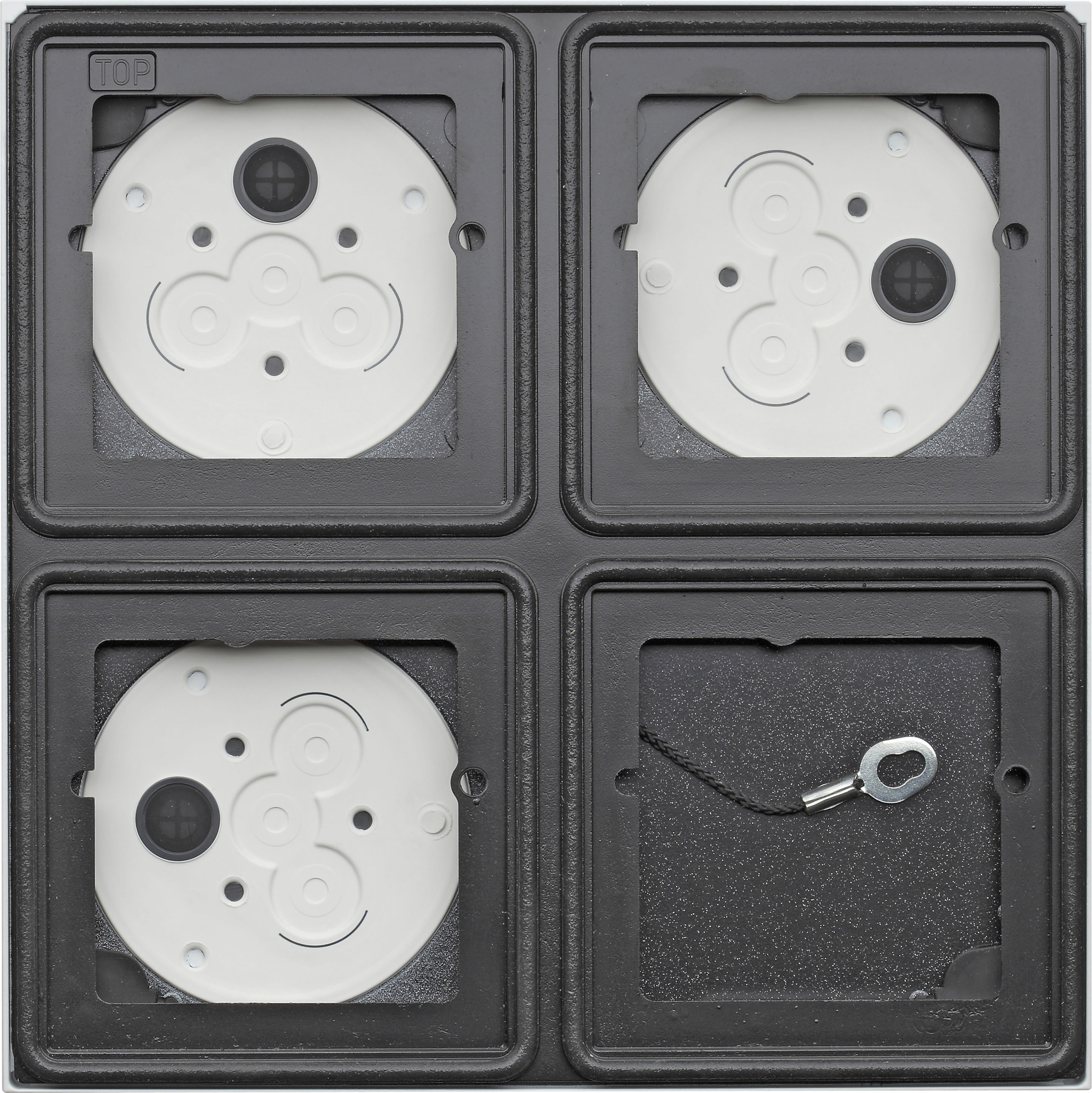 GIRA - Påvegg hus 4 moduler 2x2 System 106 hvit
