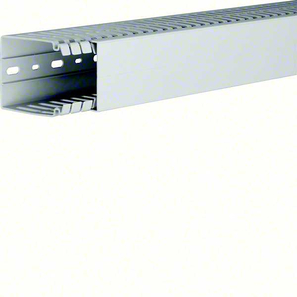 Hager - Slisset ledningskanal HA780060 Halogenfri 80x60x2000mm Lysgr