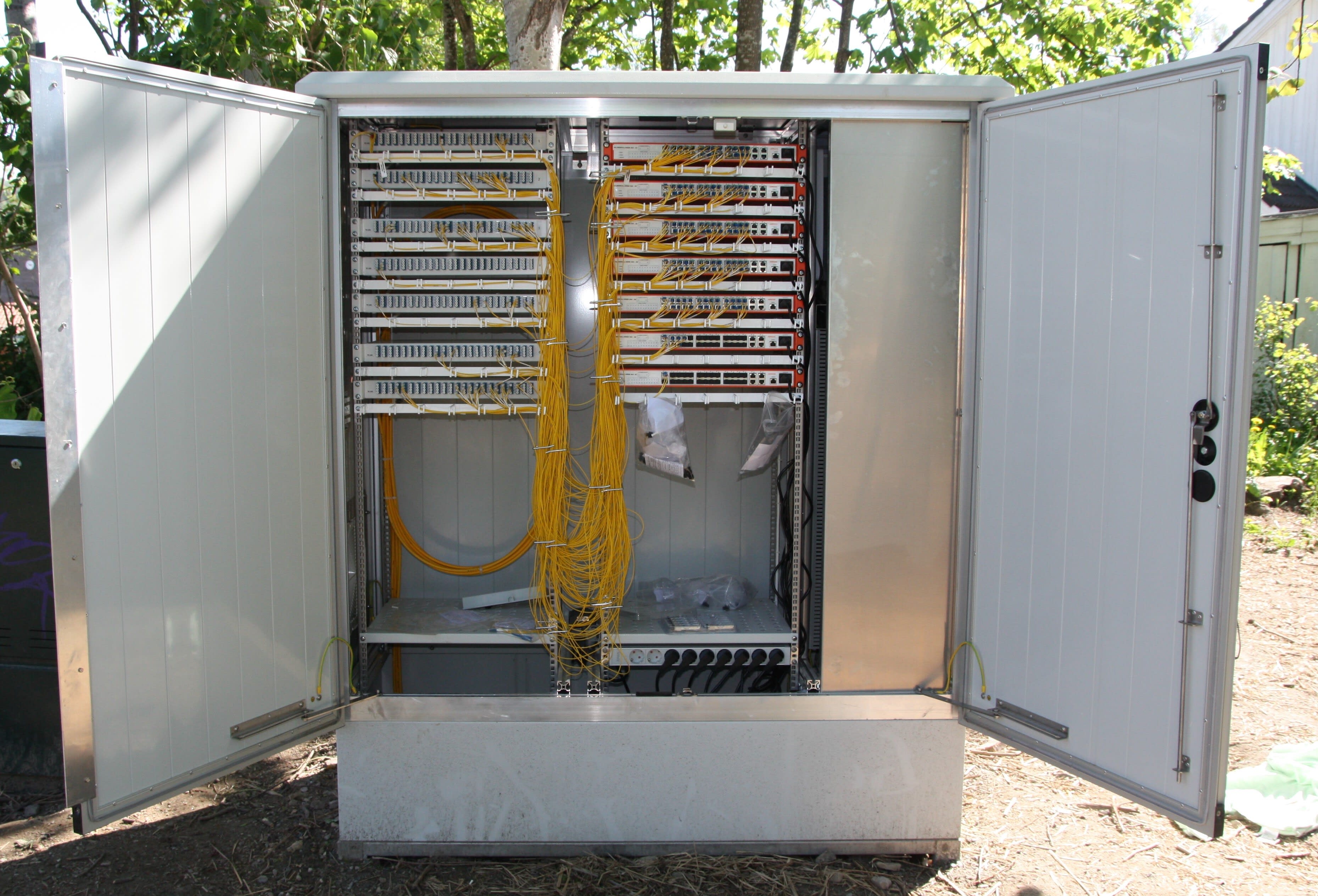 Centex - Utendørsskap 2x30U 1597x709 G