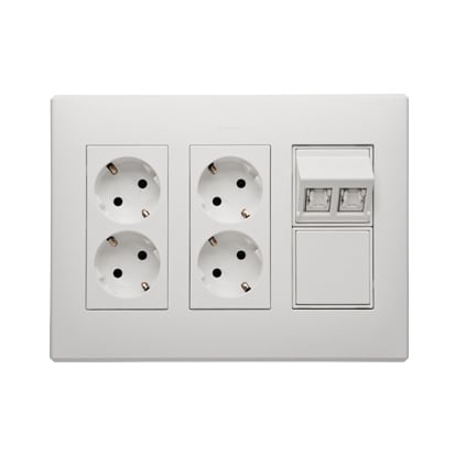 Kontakt Simon - 4 veis stikk + 2x kat6 komplett med veggboks Hvit