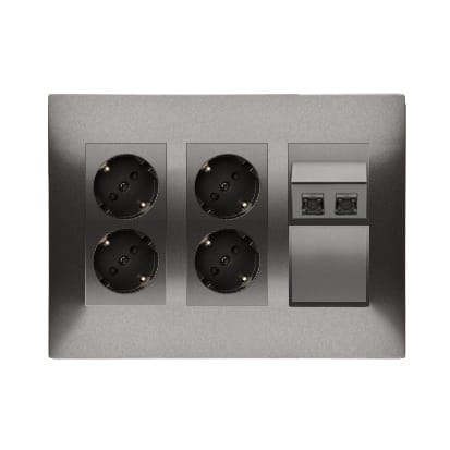 Kontakt Simon - 4 veis stikk + 2x kat6 komplett med veggboks Antr