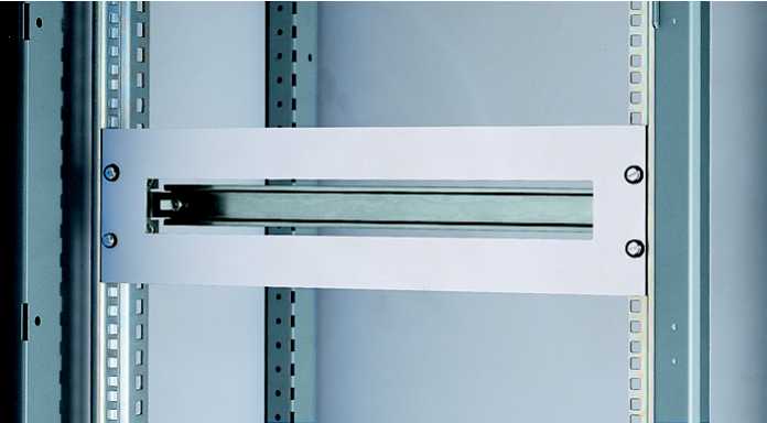 Schneider Electric - NSYCRTA4UD 19 FRONTPLATE MED UTSPARING
