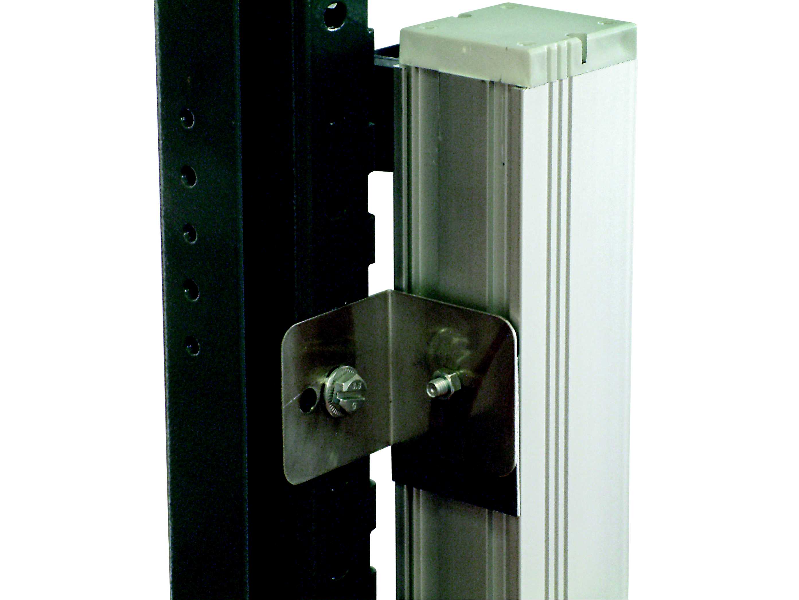Schneider Electric - NSYAPUB Festebrakett vertikal for 19