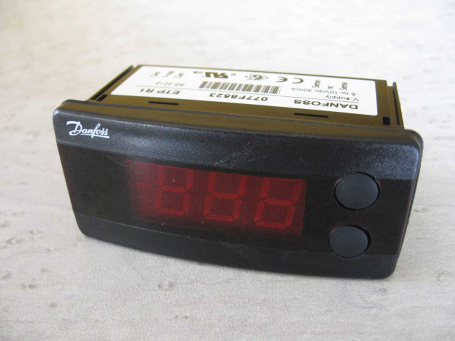 Schneider Electric - NSYCUAY Vise+tilkobl, kabel+Logo