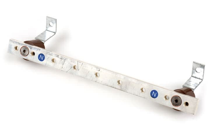 ABB Electrification - N Skinne 900 med festematriell, kit for å Sette inn N-Leder i kabelskap, obs brytere er 3-polt