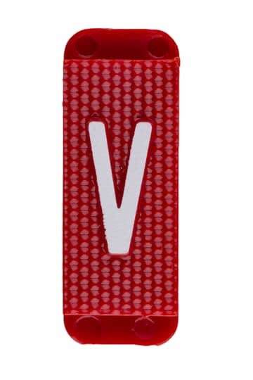 ABB Electrification - Utvendig merkesystem for kabelskap, rødt skilt V, pose a 10 stk, rød bakgrunn med hvit skrift