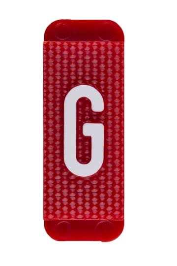 ABB Electrification - Utvendig merkesystem for kabelskap, rødt skilt G, pose a 10 stk, rød bakgrunn med hvit skrift.