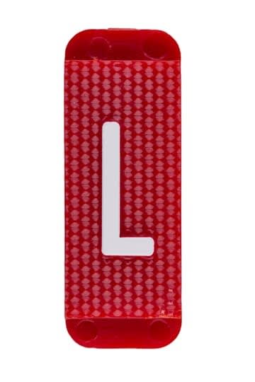 ABB Electrification - Utvendig merkesystem for kabelskap, rødt skilt L, pose a 10 stk, rød bakgrunn med hvit skrift.