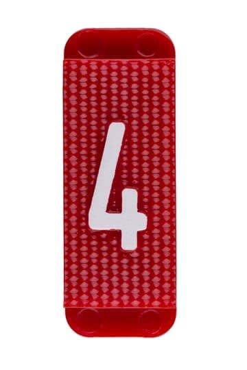 ABB Electrification - Utvendig merkesystem for kabelskap, rødt skilt 4, pose a 10 stk, rød bakgrunn med hvit skrift.