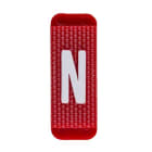 ABB Electrification - Utvendig merkesystem for kabelskap, rødt skilt N, pose a 10 stk, rød bakgrunn med hvit skrift.