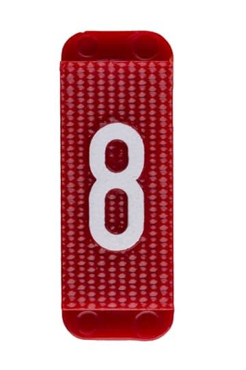 ABB Electrification - Utvendig merkesystem for kabelskap, rødt skilt 8, pose a 10 stk, rød bakgrunn med hvit skrift.