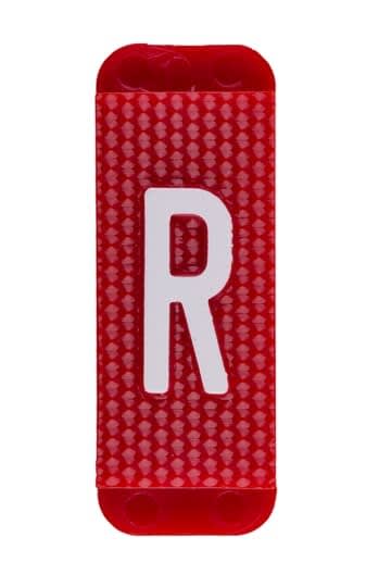 ABB Electrification - Utvendig merkesystem for kabelskap, rødt skilt R, pose a 10 stk, rød bakgrunn med hvit skrift.