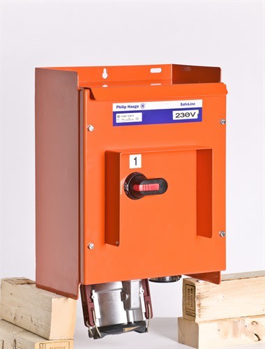 Philip Hauge - Stikkontakt for vegg CUBV 3250-6 IP65