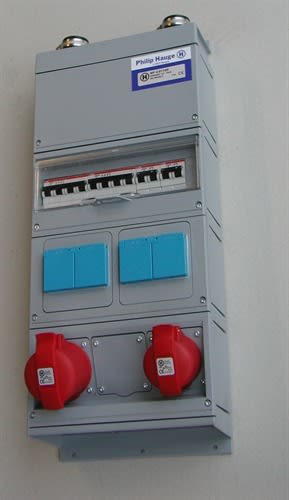 Philip Hauge - Uttakssentral KPM4TJ-R1113-400V