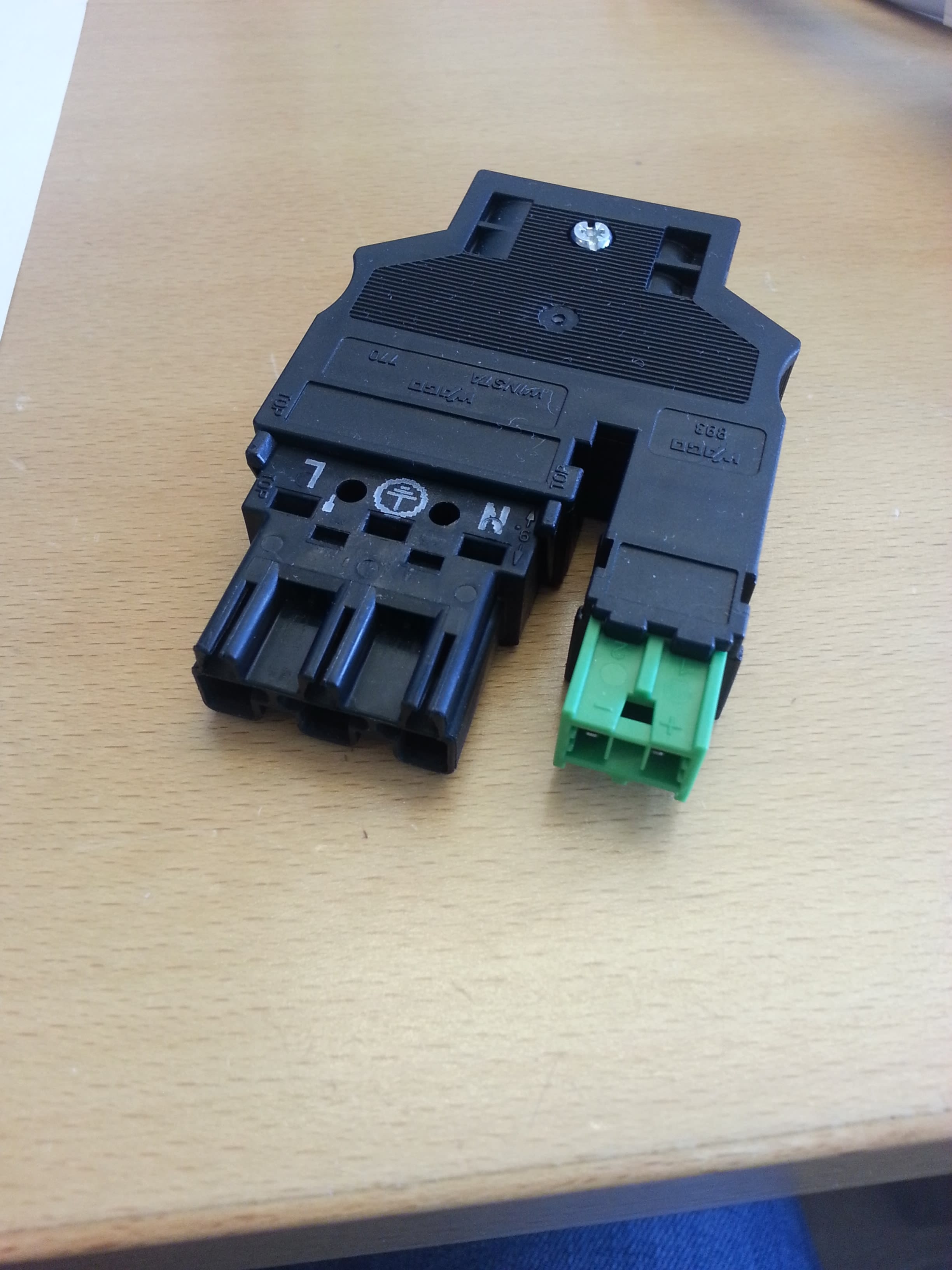 WAGO - KNX/230V Plugg 3 Pol 230V og 2 Pol KNX Plugg