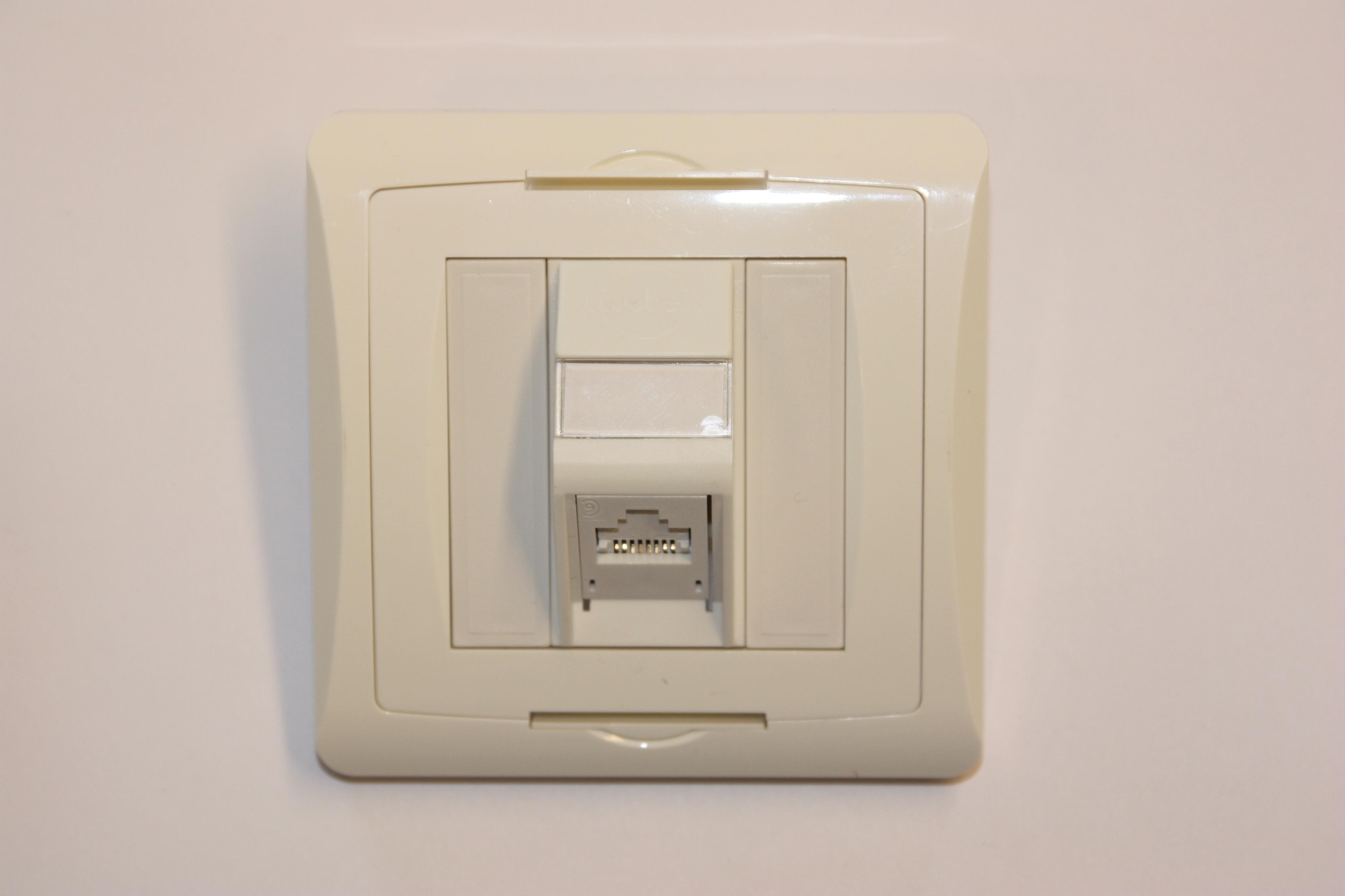 Centex - Vegguttak enkelt Cat6 UTP for