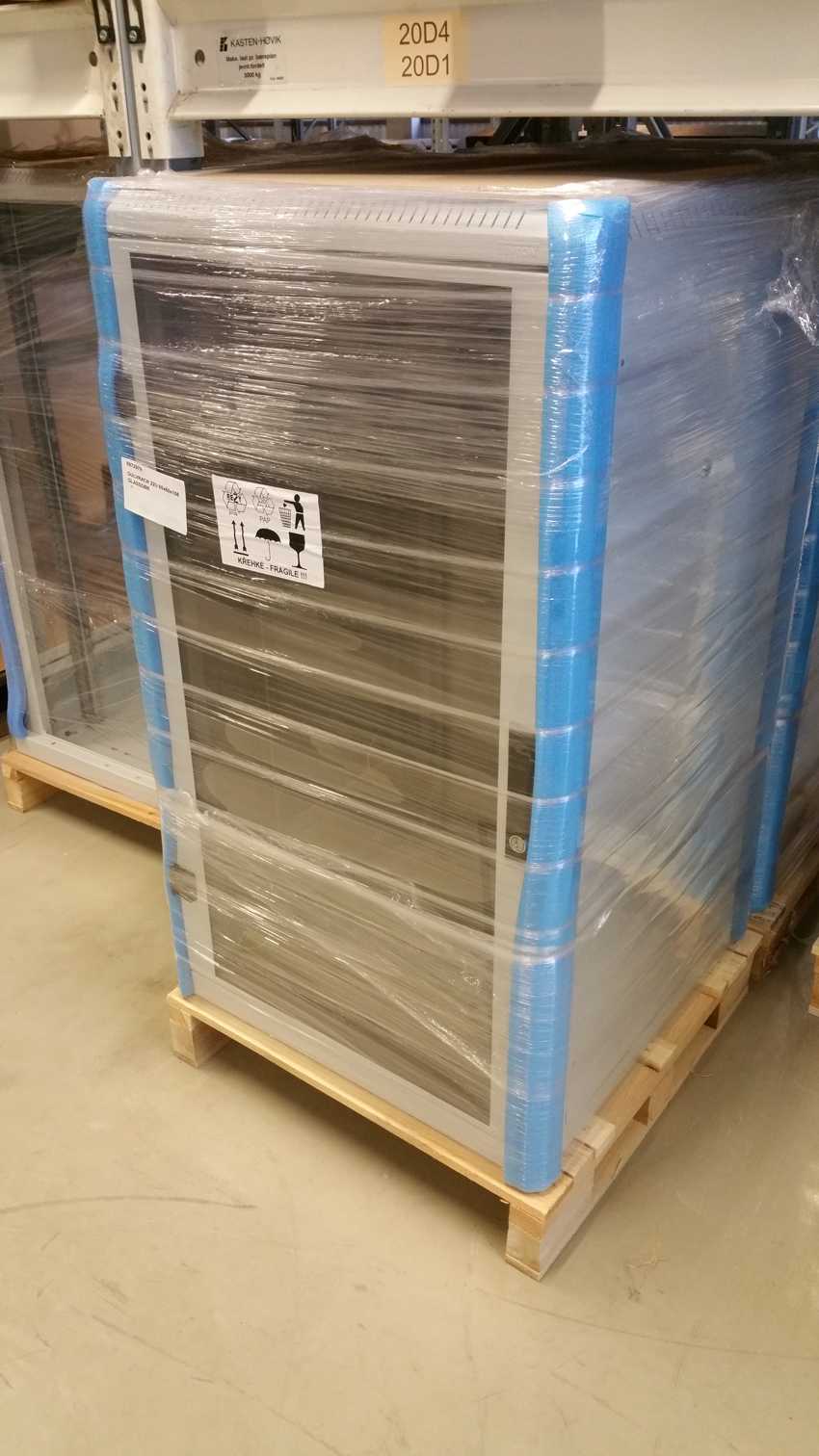 Lanse - GULVRACK 22U 60x60x108 GLASSDØR
