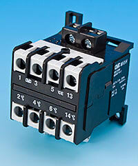 Extronic - KONTAKTOR 4-POL 10A 230V