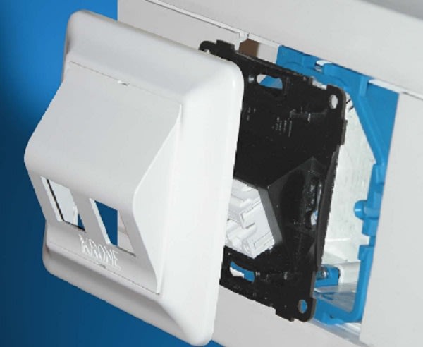 Commscope - Vegguttak CuTen 1xRJ45 UTP