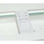 IKN AS - Brikke 22,5x45mm for 1xKeystone kontakt, med øyelokk