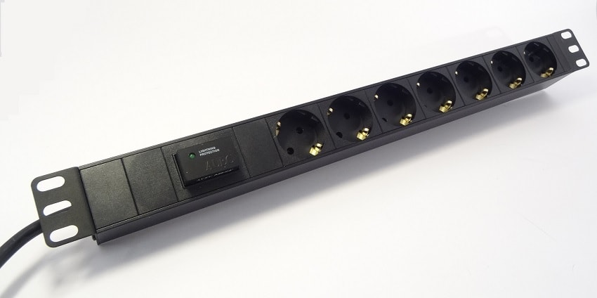 IKN AS - 19" PDU 7x230V m vern 2m kabel