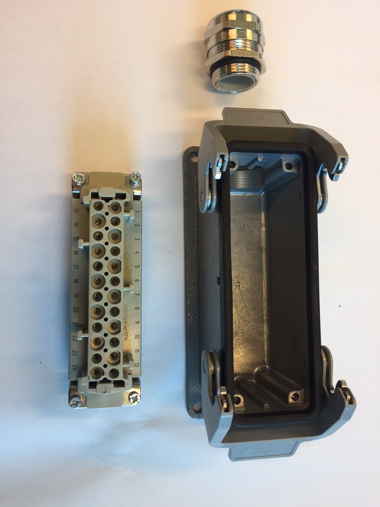 Harting - Han® 24B Kit 24+jord Sokkel med påvegg deksel m/M25 nippel 13-18mm