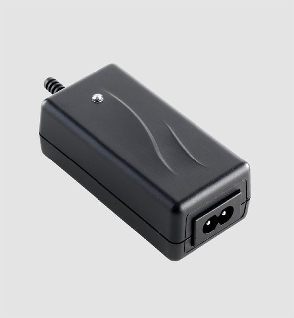 Mascot - 2240 3-Trinns lader for Blybatterier Switch mode - 12VDC 1A - 2 polet hunnkontakt