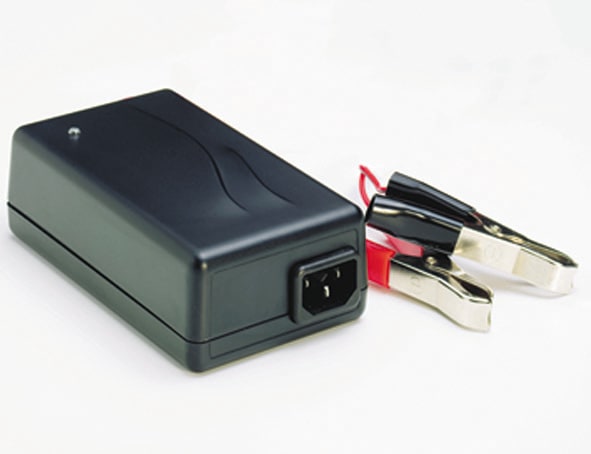 Mascot - 2040 3-Trinns lader for Blybatterier Switch mode - 12VDC 4A - batteriklemmer