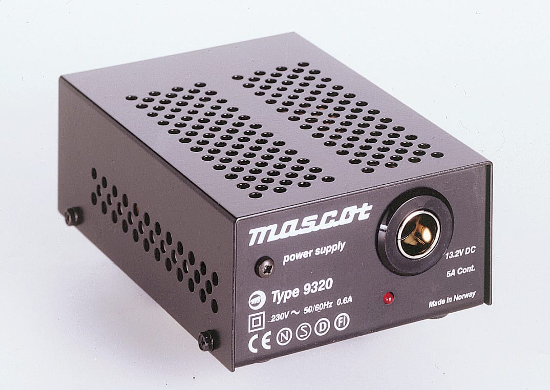 Mascot - 9320 AC/DC Kraftaggregat Switch mode 24VDC 3A 70W Fast nettledning - sekundærledning - DIN